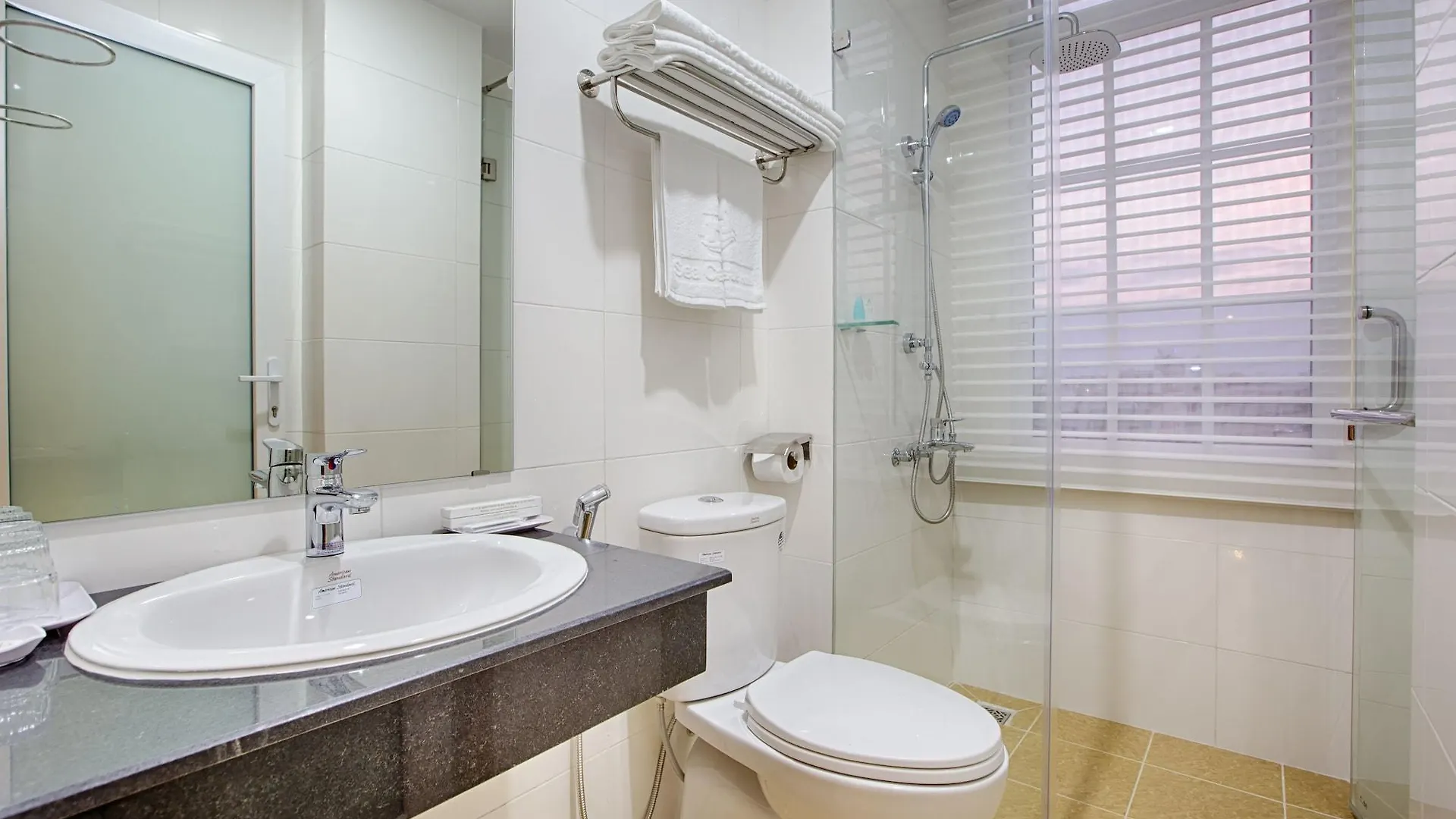 ***  Sea Castle Hotel Da Nang Vietnam
